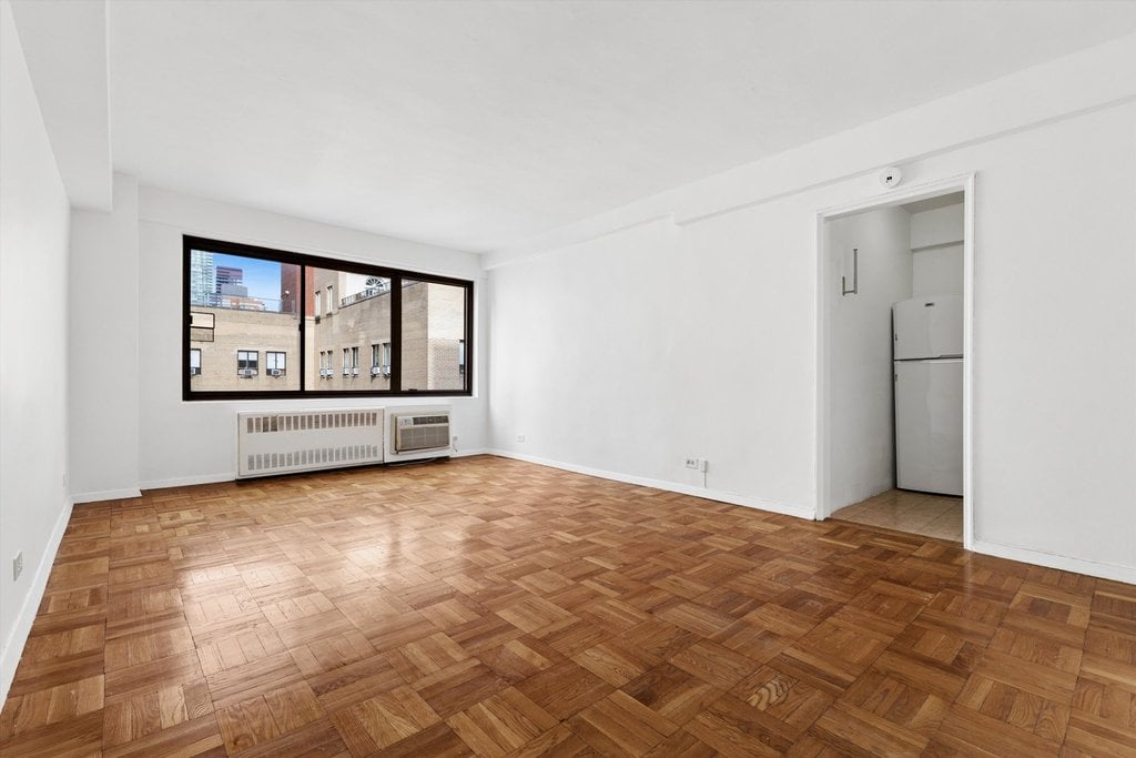225 East 46th Street, Unit 11J