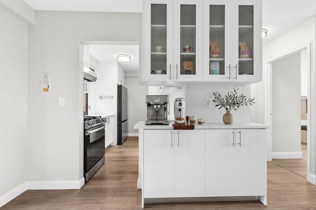 201 East 25th Street, Unit 2A photo 4
