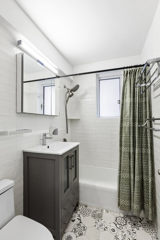 201 East 25th Street, Unit 2A photo 6