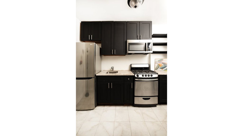 515 East 7th Street, Unit W6 photo 7