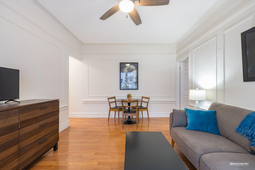 77 Eastern Parkway, Unit 2D photo 4
