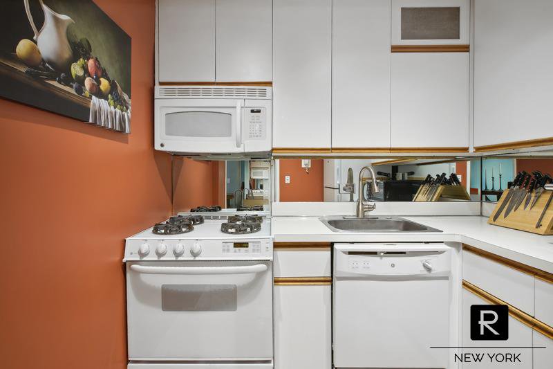 370 East 76th Street, Unit B707 photo 5