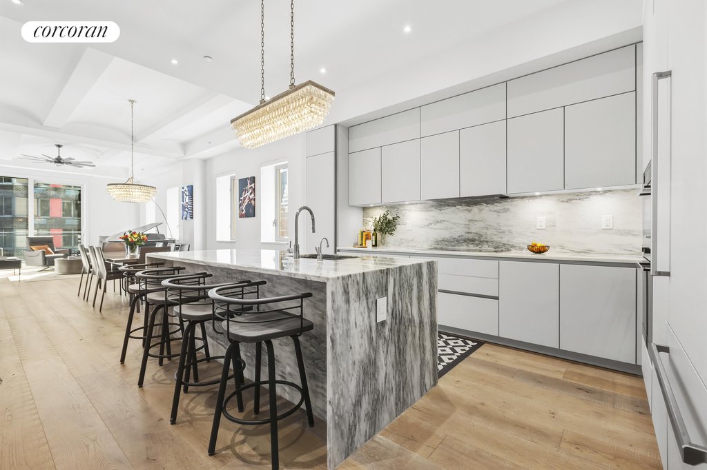 305 East 61st Street, Unit 602 photo 2