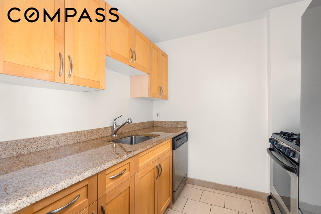 250 East 30th Street, Unit 6C photo 6