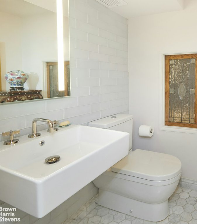 145 Nassau Street, Unit 2D photo 11