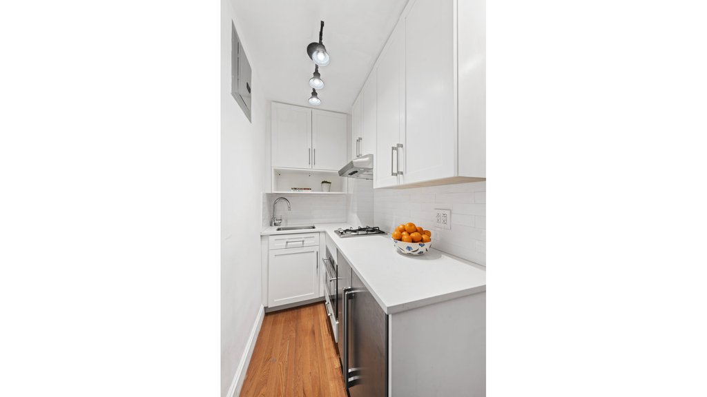 235 West 102nd Street, Unit 15S photo 5