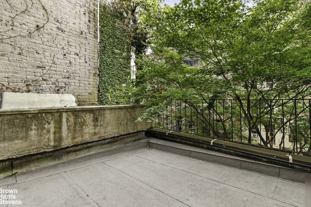 325 East 9th Street, Unit 2 photo 8