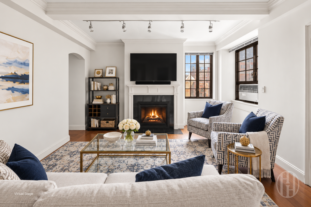 211 East 35th Street, Unit 8E