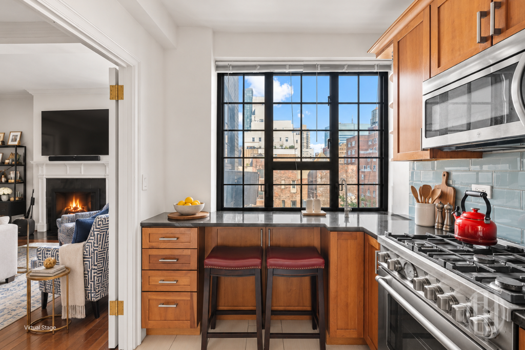211 East 35th Street, Unit 8E photo 9