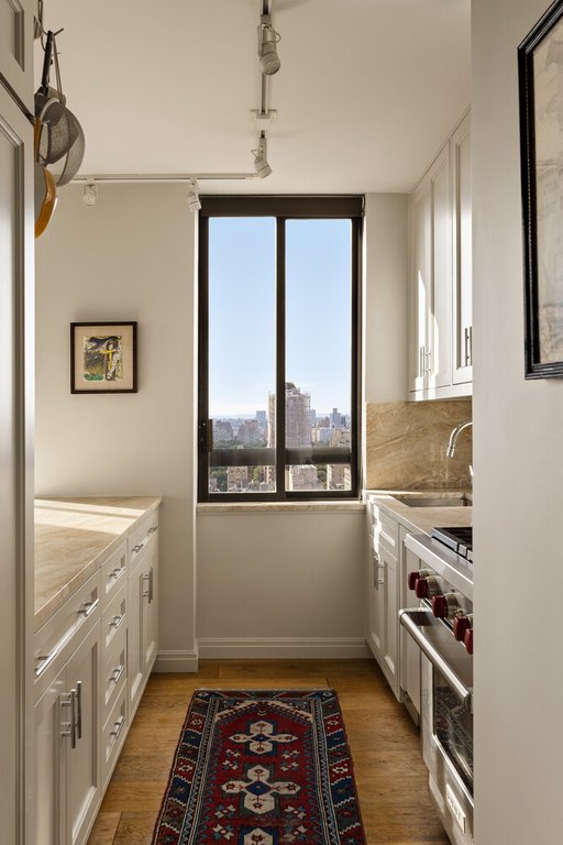 171 East 84th Street, Unit 33E photo 8