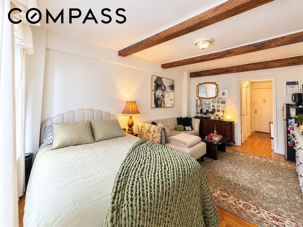 433 West 34th Street, Unit 4D