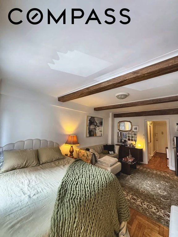 433 West 34th Street, Unit 4D photo 2