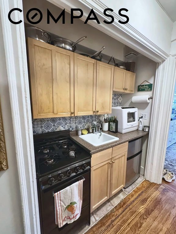 433 West 34th Street, Unit 4D photo 6