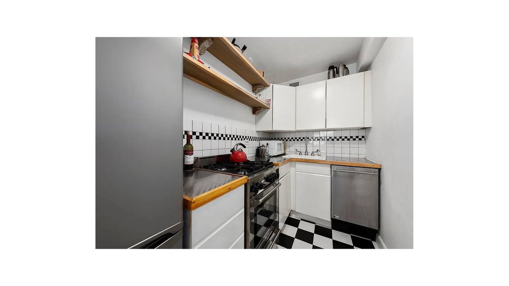 142 East 16th Street, Unit 2C photo 3