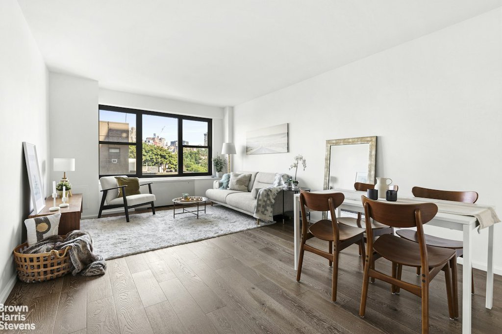 33 Greenwich Avenue, Unit 8H