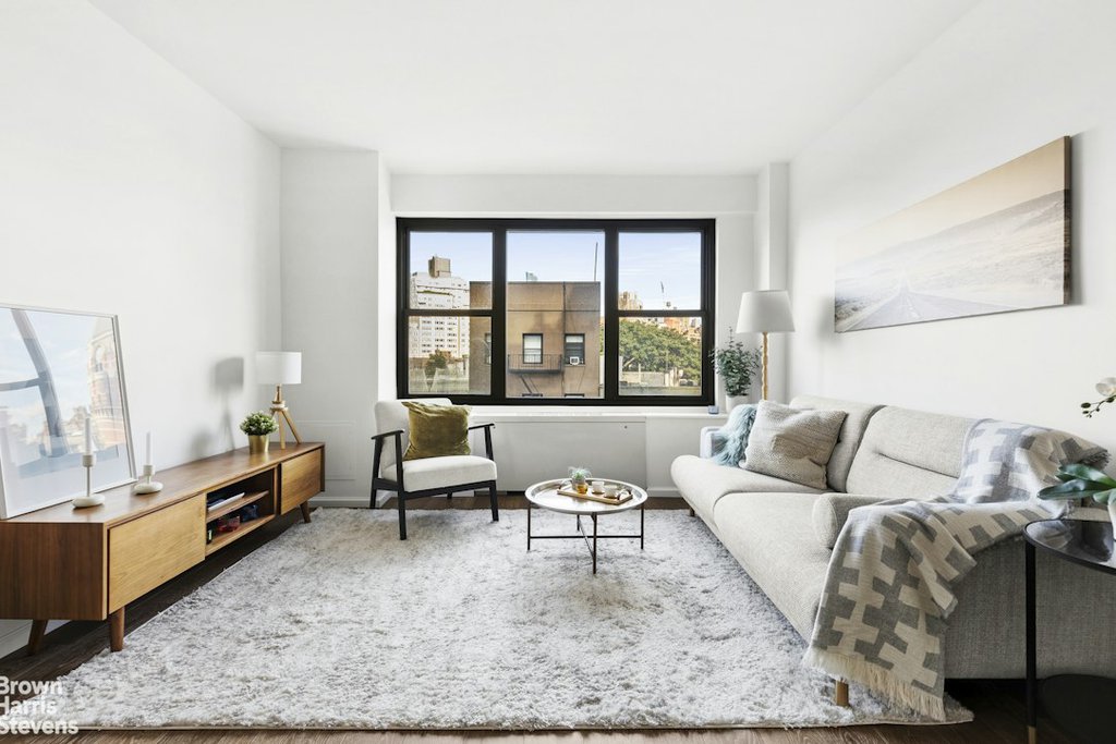 33 Greenwich Avenue, Unit 8H photo 2
