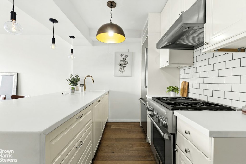 33 Greenwich Avenue, Unit 8H photo 6