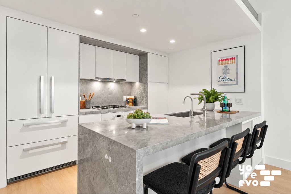 142 West 19th Street, Unit 2 photo 6