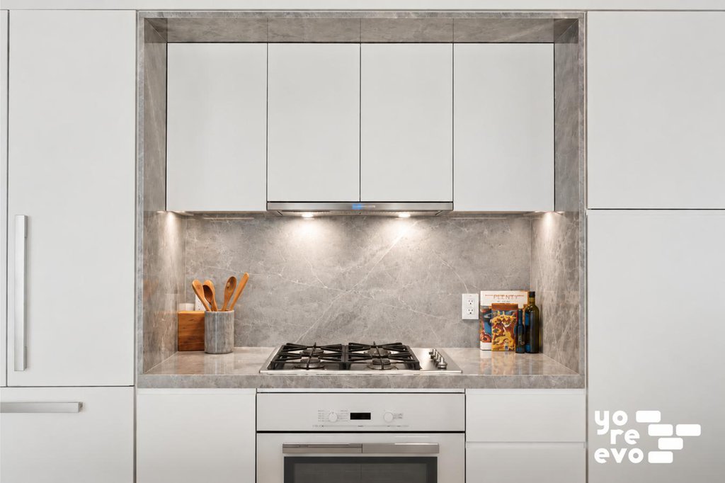142 West 19th Street, Unit 2 photo 8