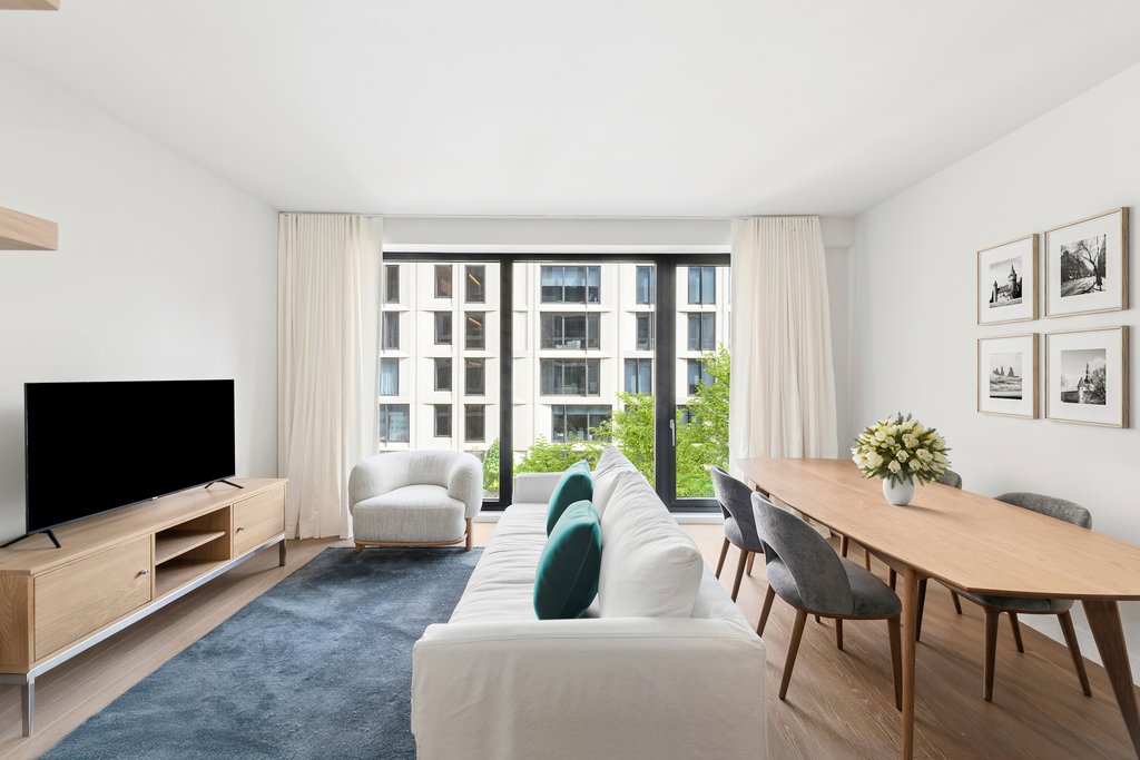 500 West 45th Street, Unit 530