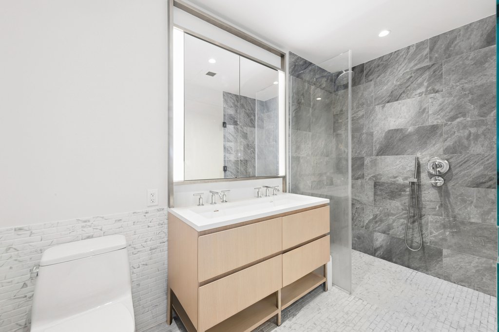 500 West 45th Street, Unit 530 photo 5