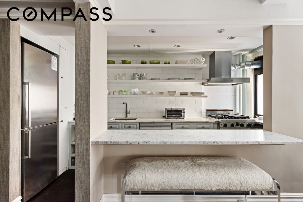 319 East 50th Street, Unit 7KL photo 3