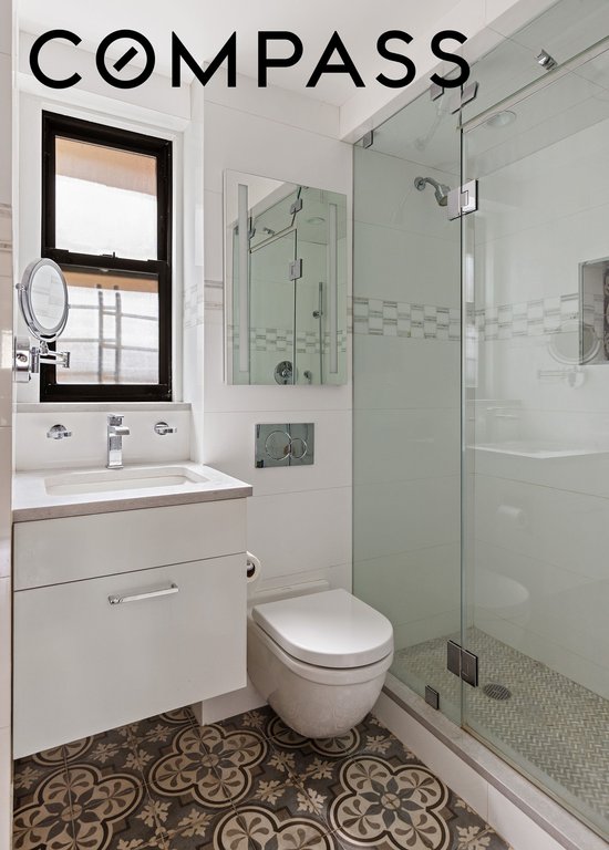 319 East 50th Street, Unit 7KL photo 6