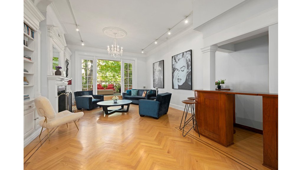 217 East 61st Street – For Sale photo 2