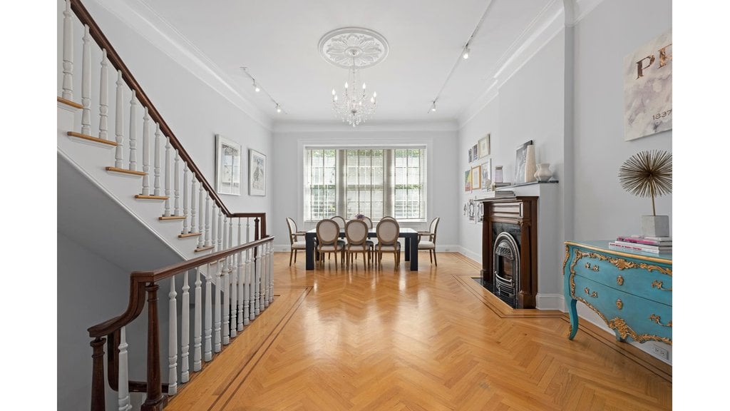 217 East 61st Street – For Sale photo 6