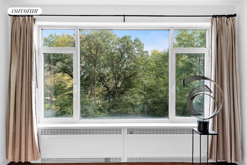 320 Central Park West, Unit 4A photo 4