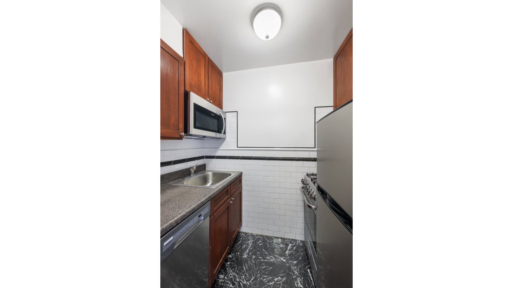 579 West 215th Street, Unit 7C photo 6