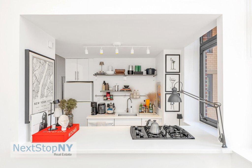310 East 46th Street, Unit 22H photo 4