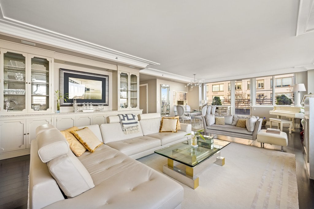 120 Riverside Boulevard, Unit 16M