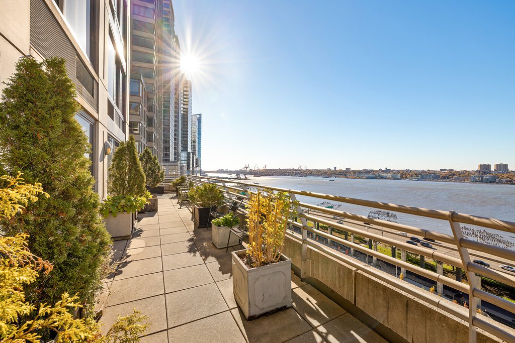 120 Riverside Boulevard, Unit 16M photo 18