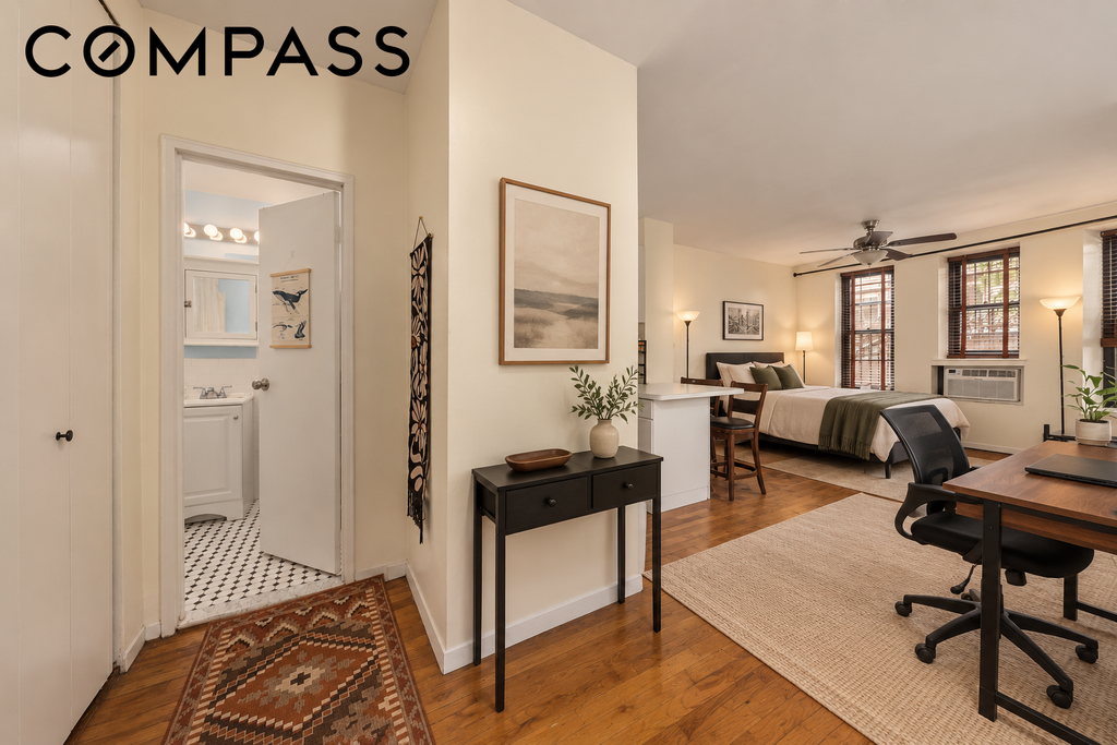 160 East 91st Street, Unit 1J photo 2