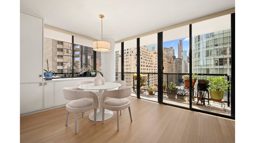 255 East 49th Street, Unit 14D photo 2