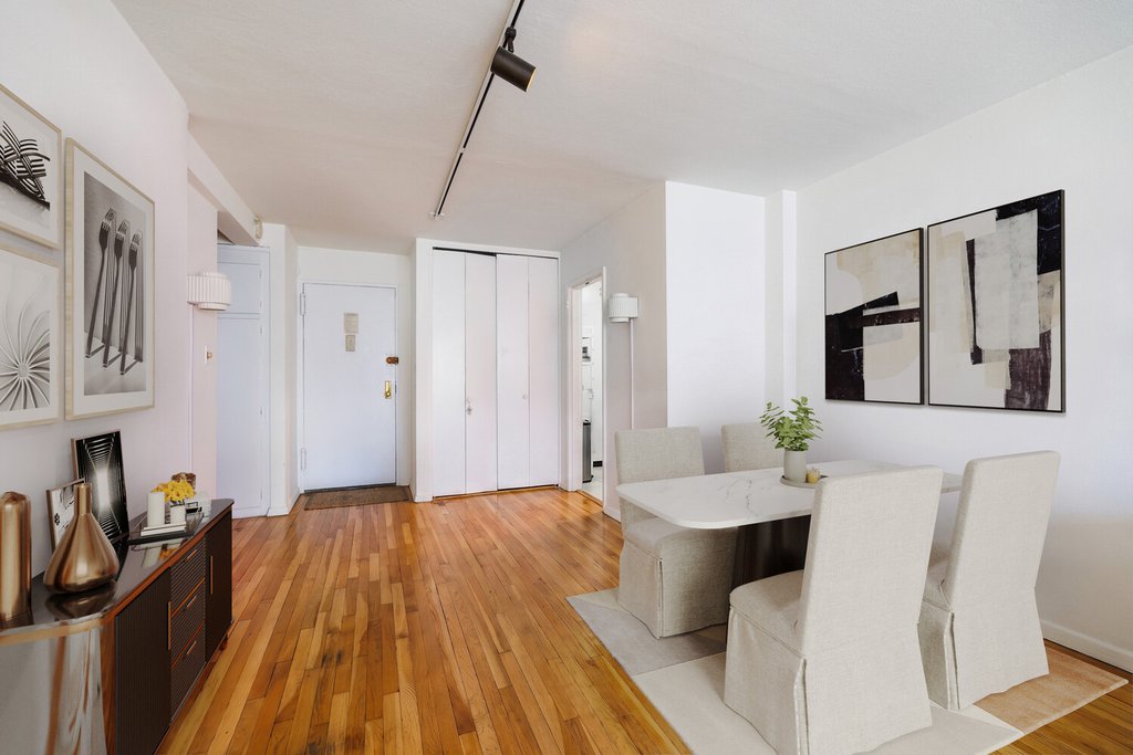 140 Seventh Avenue, Unit 5G photo 2