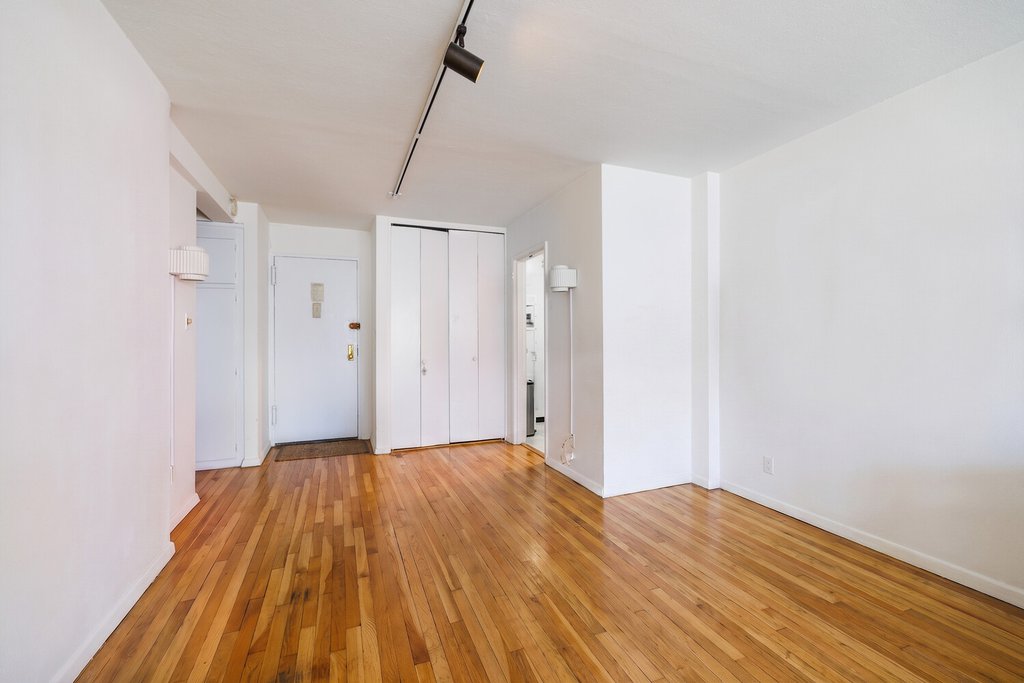 140 Seventh Avenue, Unit 5G photo 7