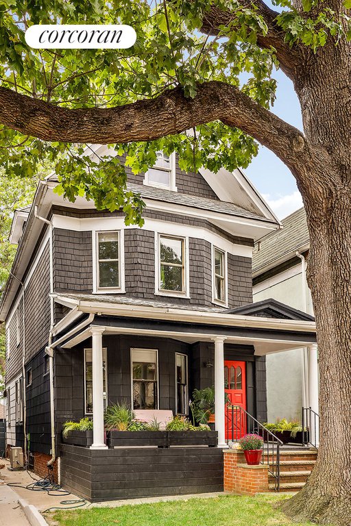 946 East 15th Street – For Sale