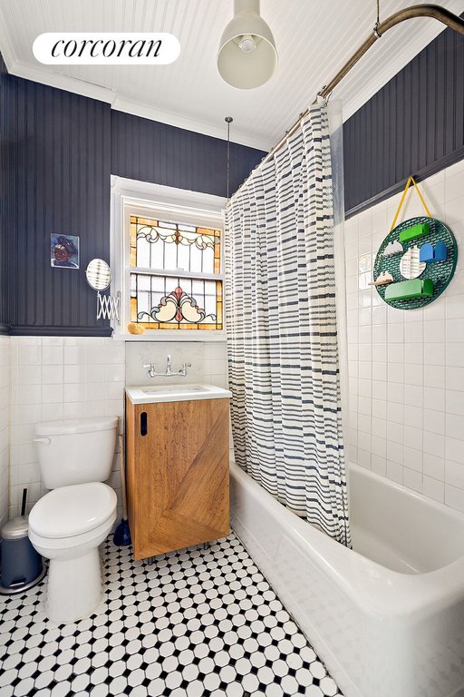 946 East 15th Street – For Sale photo 11