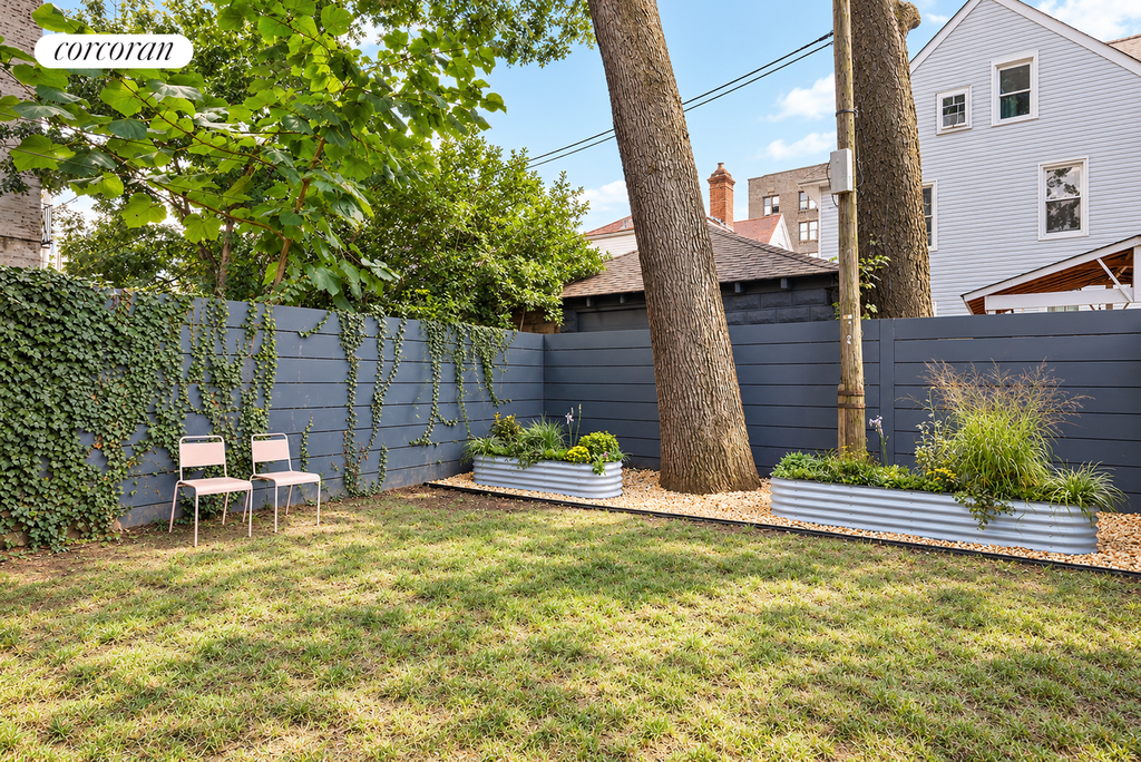 946 East 15th Street – For Sale photo 16