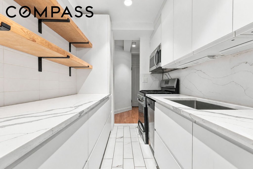 155 East 49th Street, Unit 6F photo 6