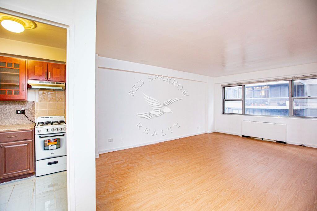 330 East 49th Street, Unit 5K photo 4