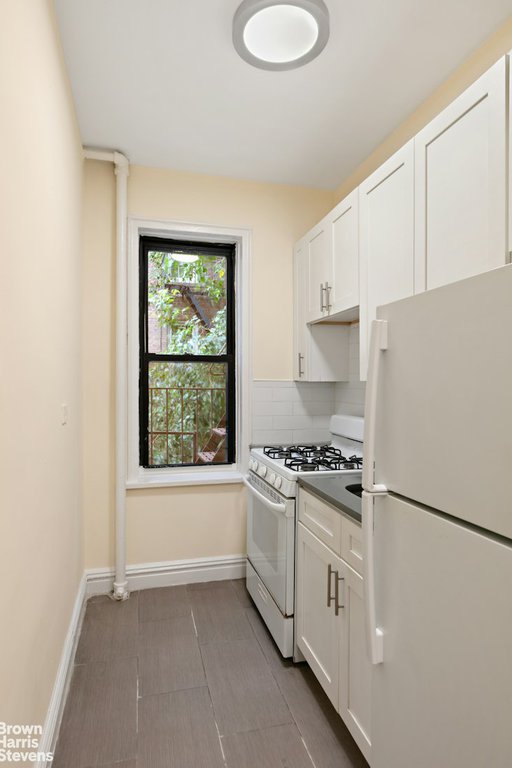 675 Walton Avenue, Unit 2E photo 5