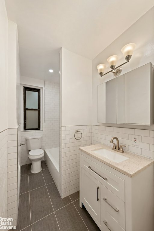 675 Walton Avenue, Unit 2E photo 6