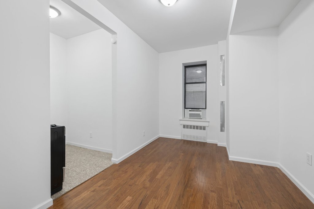 102 West 80th Street, Unit 19 photo 2