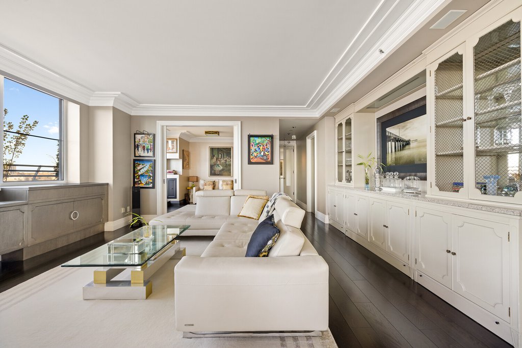 120 Riverside Boulevard, Unit 16M photo 2