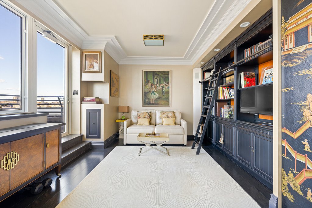120 Riverside Boulevard, Unit 16M photo 3