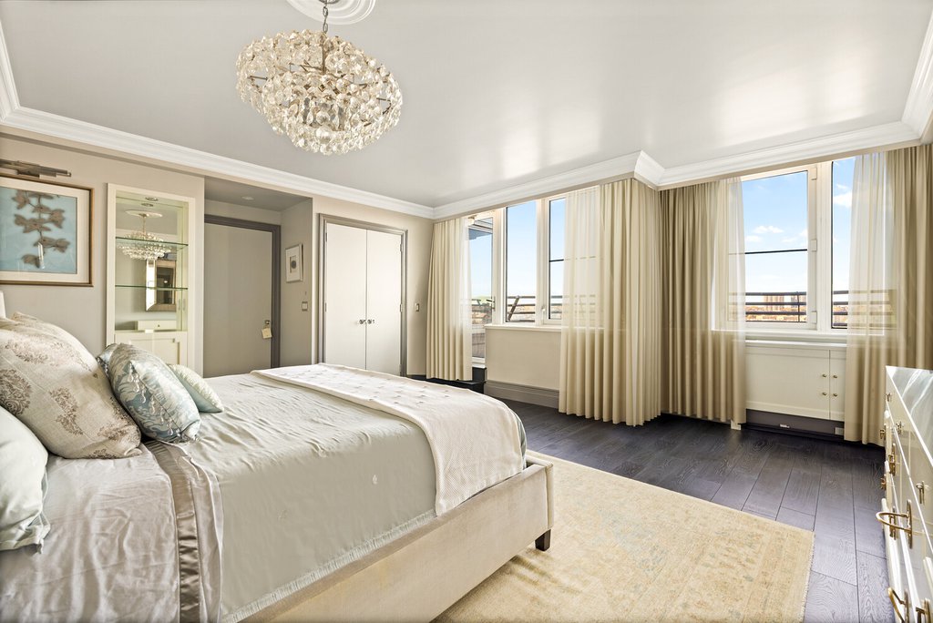 120 Riverside Boulevard, Unit 16M photo 9