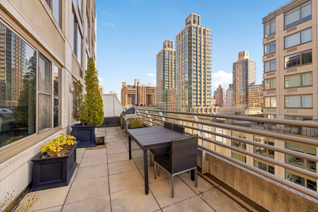 120 Riverside Boulevard, Unit 16M photo 17
